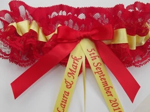 PERSONALISIERTES HOCHZEITS-STRUMPFBAND ROT & GELB FUSSBALLTEAM-MOTIV - Bild 1 von 5