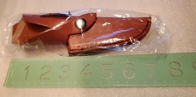 Funda de cuchillo de cuero American Hunting Club, usada en el cinturón Foto 1 de 4