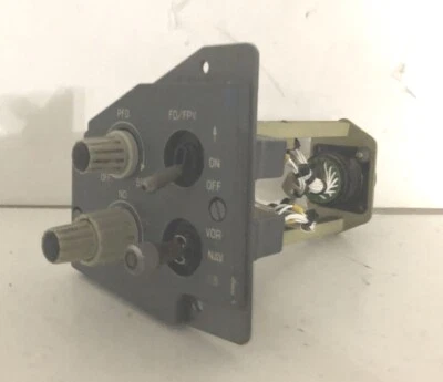 Painel de controle de luz Airbus Aircraft 413VU A92527685200D00 - Imagem 1 de 4