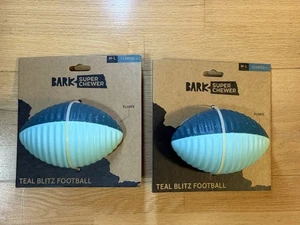 BarkBox Super Chewer Blitz Fußball robust schwimmend leuchtend im Dunkeln Hundespielzeug - Bild 1 von 2