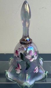 Vintage Fenton Glocke opalisierendes Glas rosa Blumen handbemalt Rüschenrand signiert - Bild 1 von 6