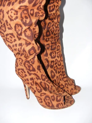 Liliana Cheetah Print Size 8 M Knee High Boots 4" Heels Platform Zip Open Toe - Image 1 of 4