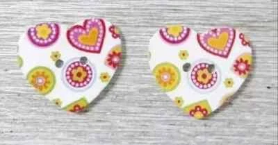 flower heart wood sewing buttons 2 holes 1 inch #13 green red 2pc - Image 1 of 2