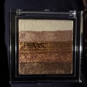 Makeup Revolution Vivid Shimmer Brick Highlighter Bronze Kiss - Picture 1 of 3