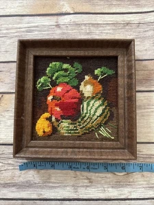 Ancienne aiguille encadrée de légumes courge tomate 6,5” x 6,5” - Photo 1/3