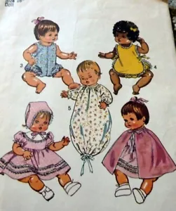 *OTTIMO MODELLO CUCITO ABBIGLIAMENTO BAMBOLA 16" VINTAGE ANNI 70 - Foto 1 di 1