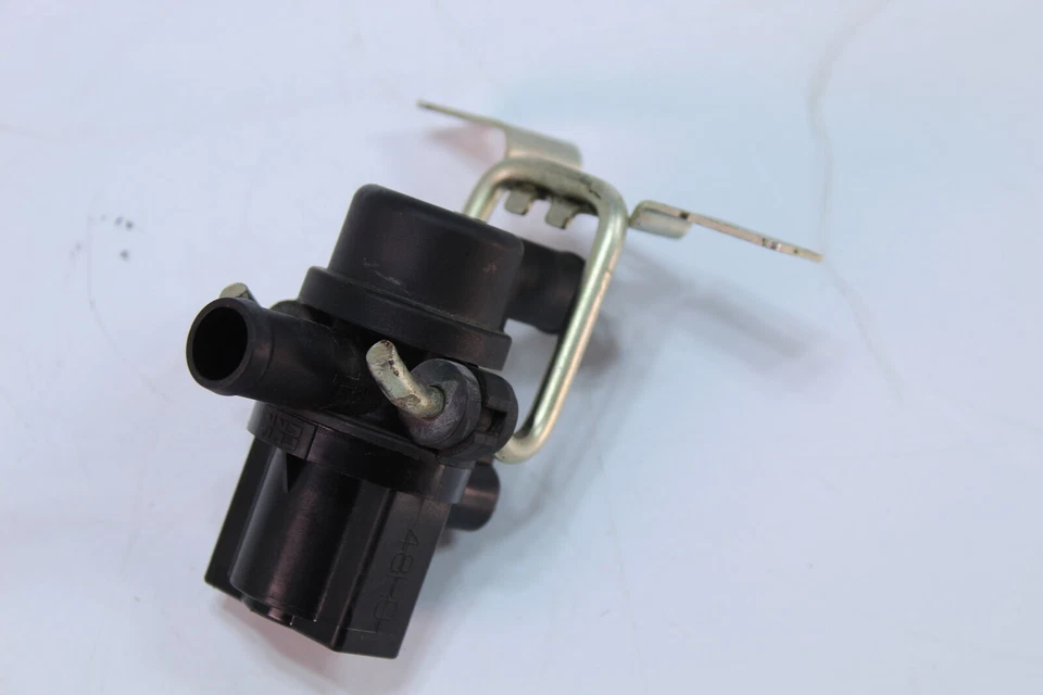 Sensor interruptor motor superior solenoide válvula aire Suzuki Gw250z 2015 Foto 1 de 4