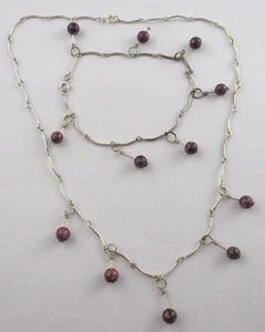 Delicado conjunto de collar y pulsera de plata esterlina con dijes de cuentas de amatista - Imagen 1 de 6