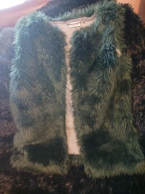 Chaleco de piel sintética verde cazador Next Girls talla 10 Foto 1 de 4