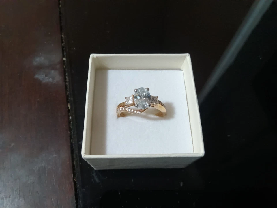 Anillo de compromiso talla 7 diamante cultivado en laboratorio certificado IGI Foto 1 de 4