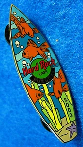 Tabla de surf Fukuoka japonés coral arrecife naranja pez 2003 Hard Rock Café PIN LE - Imagen 1 de 1
