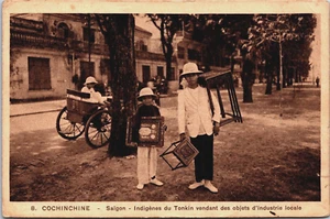 Cochinchina Saigon Indigènes du Tonkin Vendant des Objets d'Industrie LocaleC104 - Imagen 1 de 2