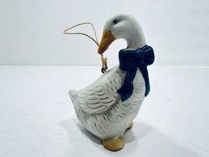 VINTAGE COUNTRY FARMHOUSE GOOSE ORNAMENT PORCELAIN WITH BLUE BOW TRINKET TAIWAN - Picture 1 of 6
