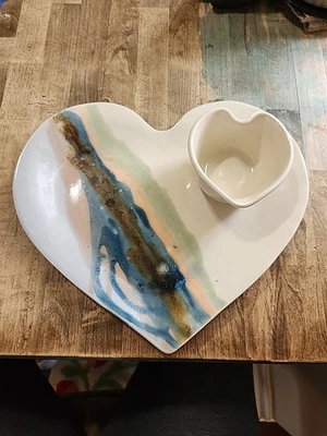 Plato de astillas y inmersión en forma de corazón de Wilder 1994 Foto 1 de 4