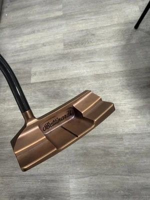 Mint! Tour Department 2019 BETTINARDI PUTTER QUEEN B #6  RH  35" HEAD COVER - Image 1 of 4