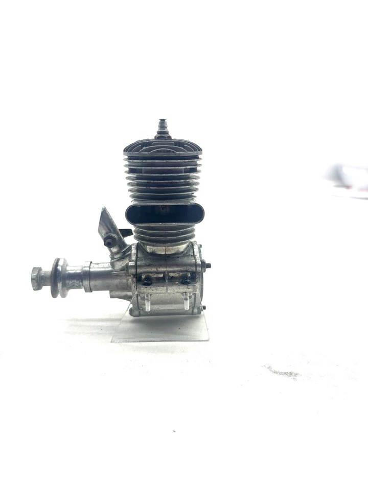 1934 VINTAGE ATWOOD TRIUMPH 49 GLOW MODEL AIRPLANE ENGINE #2 M2 - Image 1 of 4