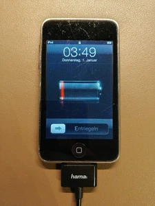 Apple iPod Touch 2. Generation A1288 WLAN USB Silber 8 GB MP3-Player - Defekt - Bild 1 von 9