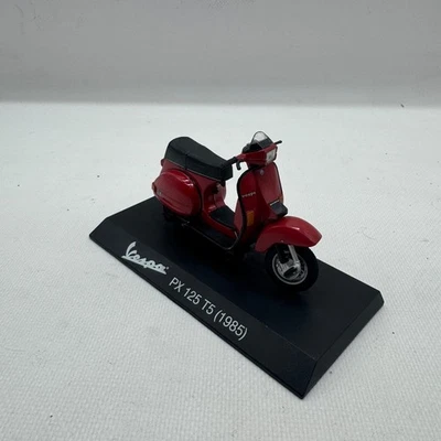 Model Scooter Vespa PX 125 T5 Red 1985 - Maisto - Scale 1:18 - Image 1 of 4