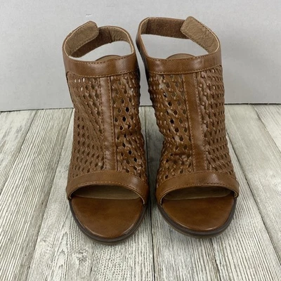 Charlotte Russe коричневые замшевые туфли на блочном каблуке с открытым носком 3,5 дюйма размер 6 - Изображение 1 из 4