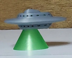 Metaluna Flying Saucer/UFO - from This Isle Earth - Tiny - with 2 Stands - Picture 1 of 9