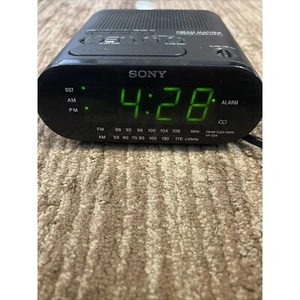 Vintage Sony Dream Machine FM/AM Alarm Clock Radio Model ICF-C218 Tested & Works - Picture 1 of 3
