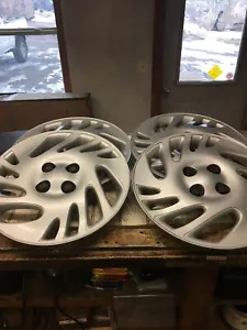 98-99 Saturn S Series bolt on 15 inch hubcaps wheel covers set Of 4 - Picture 1 of 12