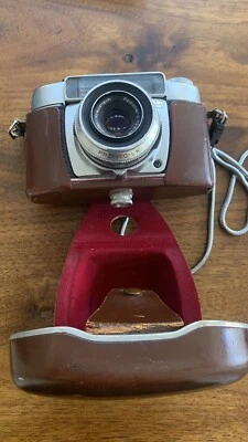 Cámara Adox Pronto-LK con lente Schneider-Kreuznach Radionar L 45 mm f/2,8 Foto 1 de 4