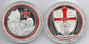 MEDAILLE MULTICOLORE - CHEVALIERS PRIEZ TOUJOURS - METAL NON PRECIEUX - Imagen 1 de 1