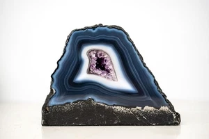 Geoda de ágata de encaje azul oscuro y blanco natural con centro de cristal, pequeña 3 lb. - Imagen 1 de 10
