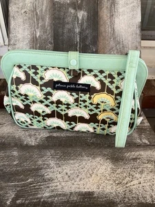 Petunia Pickle Bottom Diaper Bag/wristlet With Wipe Case & Built In Changing Pad - Picture 1 of 10