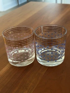 2 vasos bajos de lunares rosa y azul de vidrio federal raros de la década de 1950 barra de mediados de siglo - Imagen 1 de 5