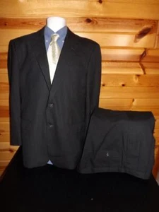 Jos A Bank Size 42R W38 L28 Dark Gray Pinstriped Two Button Closure Wool Suit - Picture 1 of 9