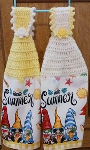 Juego de 2 toallas de cocina colgantes con tapa de ganchillo hechas a mano Gnomes Hello Summer - Imagen 1 de 2