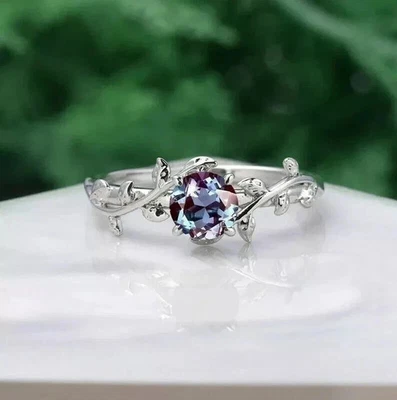 Anillo de compromiso de alejandrita de 1,75 quilates corte redondo cambio de color oro blanco sólido de 14 k Foto 1 de 4