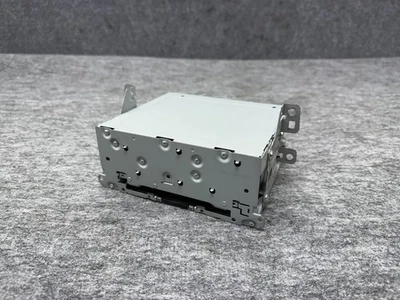 INFINITI QX30 2017-2019 OEM AM FM RADIO CD PLAYER RECEPTOR ENSAMBLADO - Imagen 1 de 4