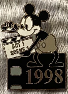 Disneyana Convention Pin 1998 Mickey Clapboard Black & White Love & Laughter - Bild 1 von 3