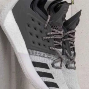 Adidas Harden Concrete Gray Vol. 2 - Color Gris. Talla 8 - Imagen 1 de 6