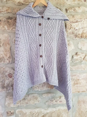 Poncho Aran Crafts Ireland 100% Lana Merino Capucha Cuello S/M M/L Multilista Nuevo con Etiquetas Foto 1 de 4