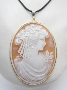 Ciondolo in Oro Giallo e Bianco 18 Kt con grande Cammeo e Diamante - Imagen 1 de 8