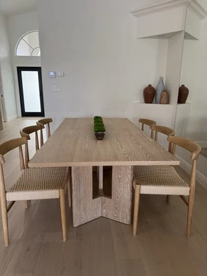 Mesa de comedor moderna de madera maciza - Acabado roble natural Foto 1 de 4