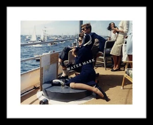 John F Kennedy 8x10 Fotodruck Jacqueline Jackie Onassis Segelboote JFK - Bild 1 von 2