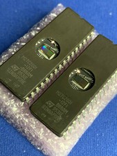 QTY-1 M27C2001-12F1 ST M27C2001 VINTAGE EPROM 32-Pin CERAMIC DIP Rare! LAST ONES