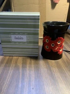 Scentsy DSW Daisies Black Red Floral Oil Wax Melt Warmer Full Size Retired - Picture 1 of 5