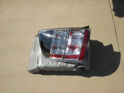 Conjunto de luces traseras Dorman 1611600 para Toyota Prius 2004-2005 Foto 1 de 4