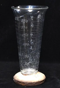 VINTAGE ETCHED NUMBERS SCIENCE CHEMISTRY NON TIP GLASS BEAKER STEAMPUNK 6 1/2IN - Picture 1 of 11