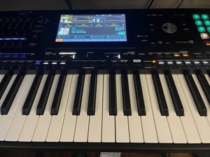 Korg PA5X-61 Professional Arranger Keyboard 61-Key Workstation As New Studio Use - Picture 1 of 8