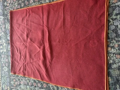 Manduka Yogitoes Skidless Hot Yoga Mat Toalla Roja 66x23 pulgadas Foto 1 de 4