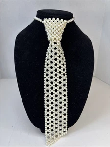 Vintage 1980's-90's FAUX PEARL NECKTIE NECKLACE - Picture 1 of 4