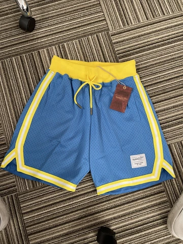 NEW MITCHELL AND NESS AUTHENTIC MINNEAPOLIS LAKERS COLORWAY SHORTS XL Cover