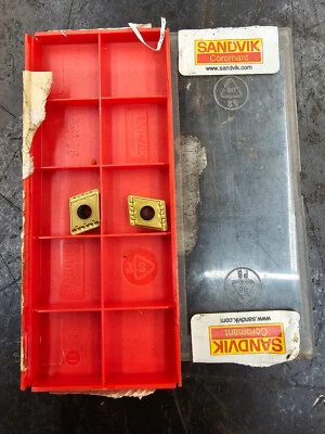 Cantidad 2 insertos de taladro de carburo Sandvik 800 800-08T308M-I-L grado 1025 Foto 1 de 2